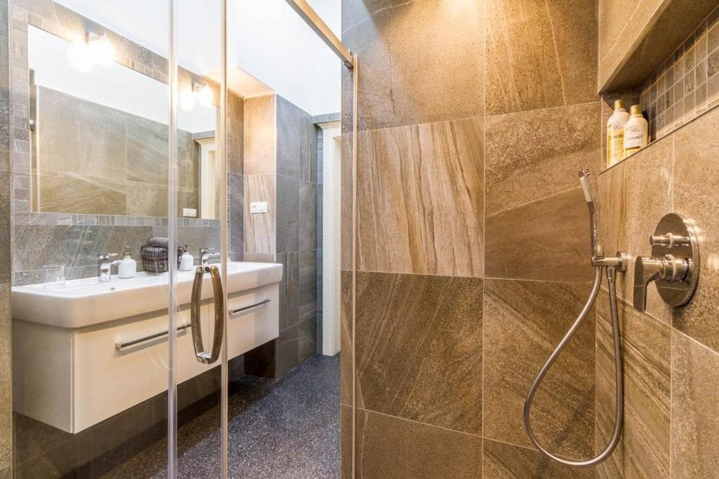 Stylish Apartment 5 Minutes Walk From City Center Prága Kültér fotó