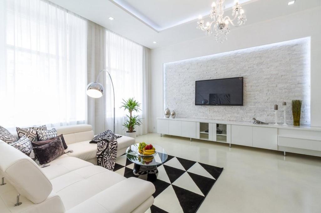 Stylish Apartment 5 Minutes Walk From City Center Prága Kültér fotó
